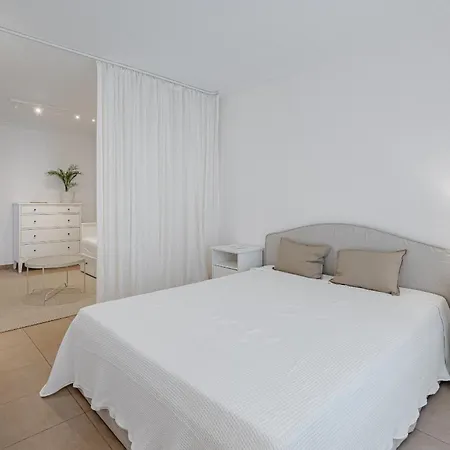 2bdr With Terrace In Appartamento *